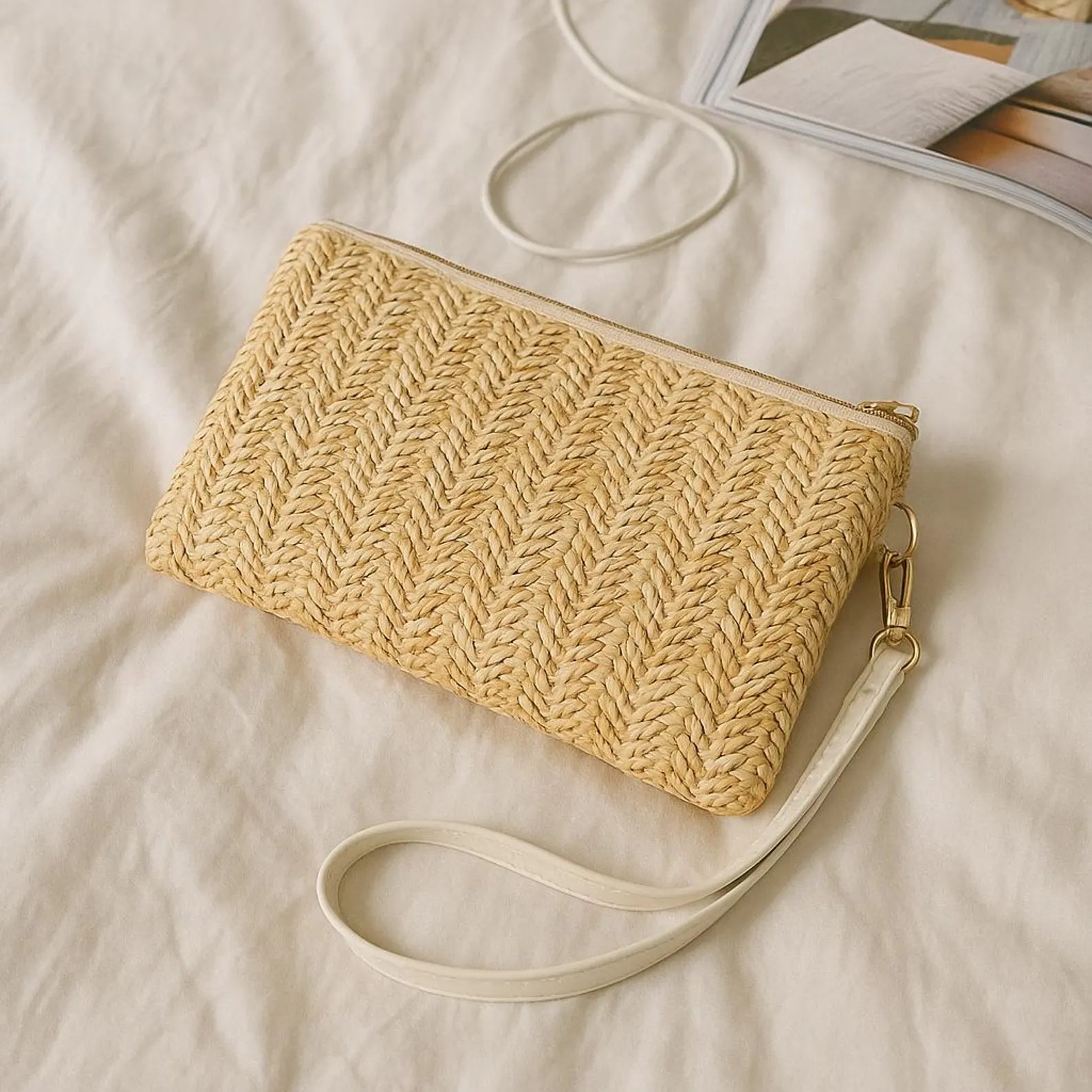 Boho Woven Straw Wristlet Clutch for Women – Summer Phone Pouch & Card Wallet – Small Handmade Rattan Purse with Zipper for Beach, Travel