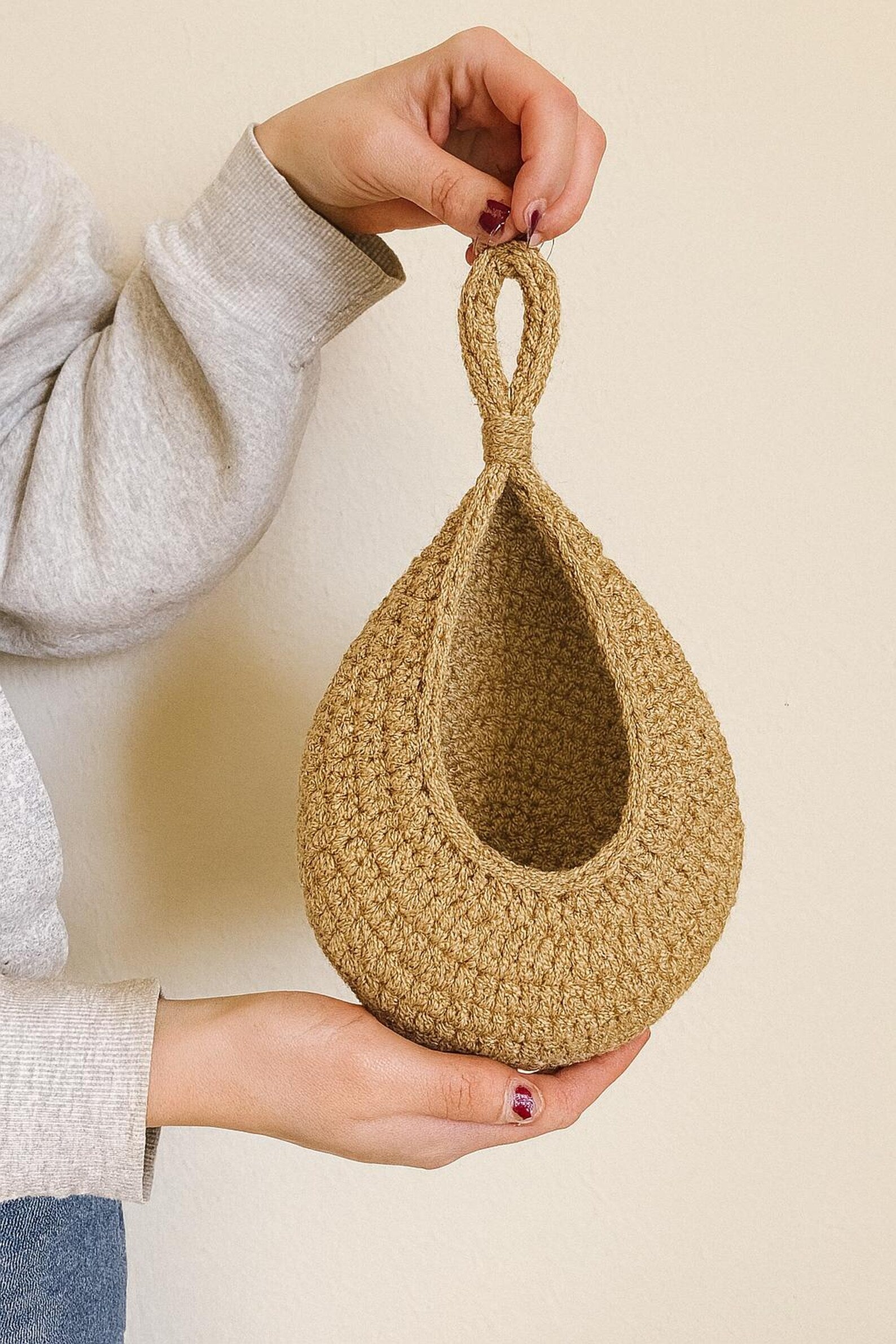 Boho Woven Wall Basket in Natural Wicker | Hanging Wall Organizer for Fruit, Veggies, Dried Flowers or Accessories | Handmade Storage Basket